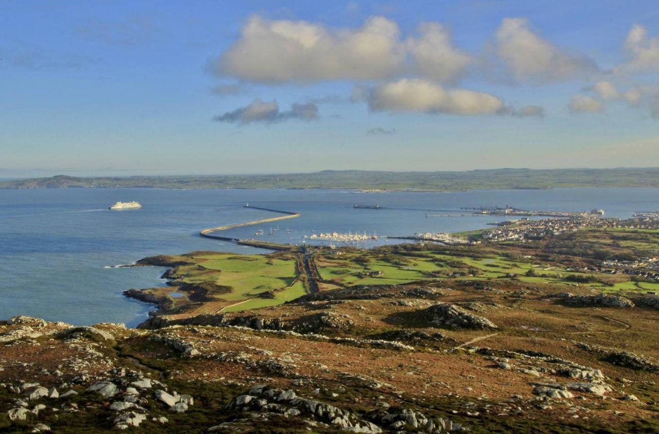 Ynys Lawd, Holyhead Marina Exterior foto