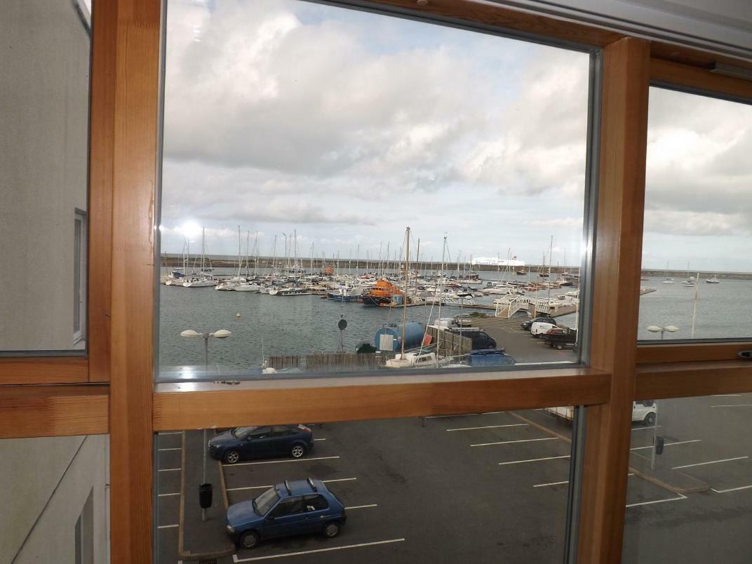 Ynys Lawd, Holyhead Marina Exterior foto